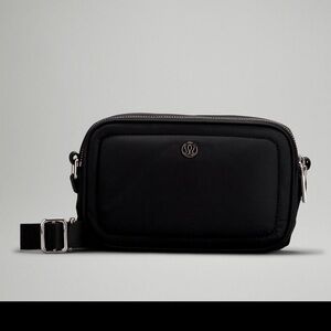 Lululemon crossbody camera bag 2L